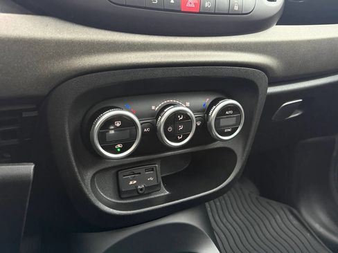 Used 2014 FIAT 500L Trekking w/ Popular Equipment Group image 11