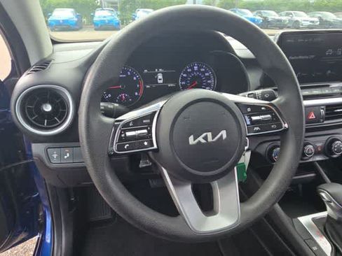 Used 2023 Kia Forte LXS w/ LXS Technology Package FWD image 22