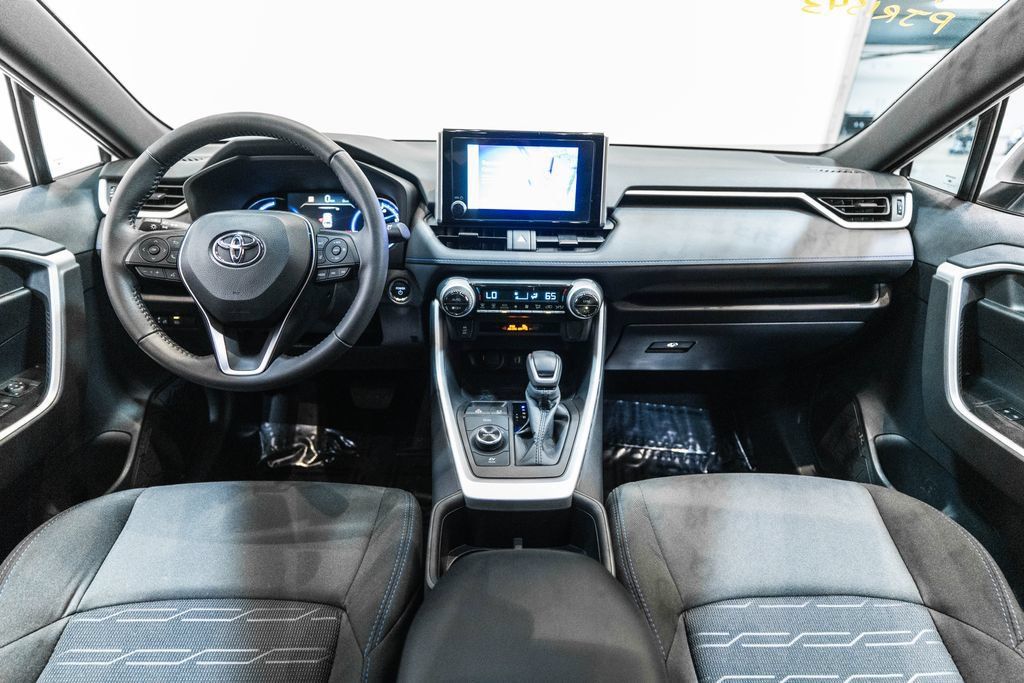 Certified 2025 Toyota RAV4 SE AWD/4WD image 13