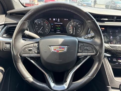 Used 2021 Cadillac XT6 Premium Luxury AWD/4WD image 23