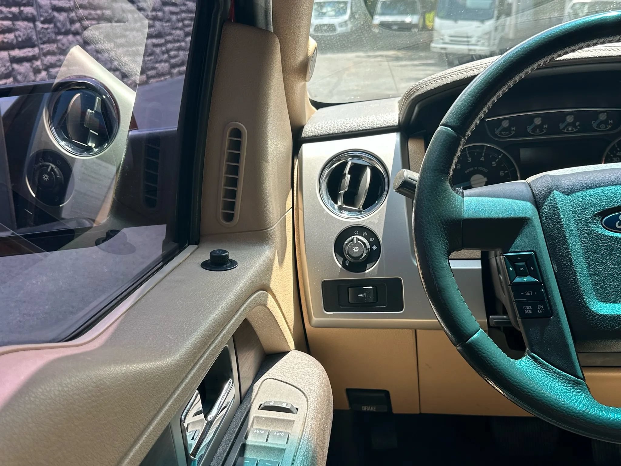 Used 2013 Ford F150 Lariat w/ Mid Equipment Group AWD/4WD image 18