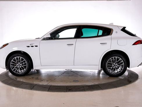 Used 2023 Maserati Grecale GT image 2