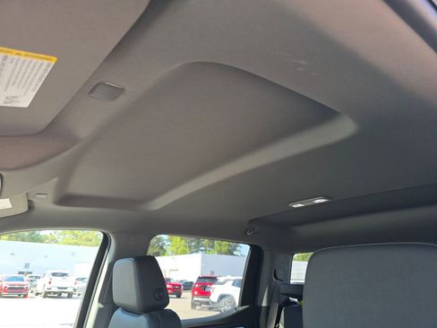 Used 2025 GMC Sierra 1500 SLT AWD/4WD image 21