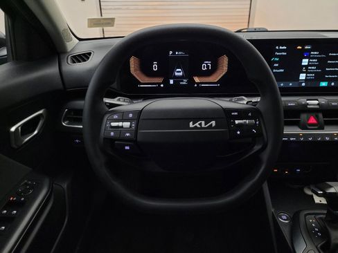 Used 2025 Kia K4 FWD image 22