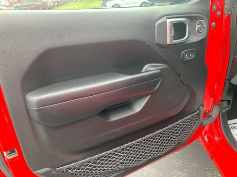 Used 2019 Jeep Wrangler Unlimited Sport S AWD/4WD image 13