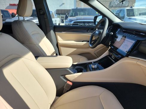 New 2026 Jeep Grand Cherokee L Limited AWD/4WD image 33
