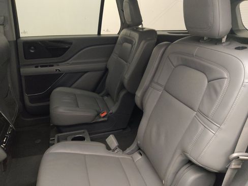 Used 2021 Lincoln Aviator Reserve w/ Equipment Group 201A RWD image 18