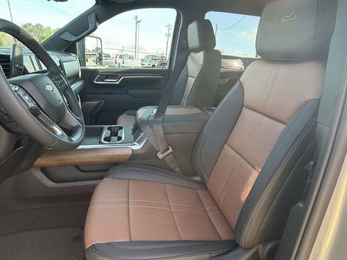 New 2026 Chevrolet Silverado 2500 High Country w/ High Country Premium Package AWD/4WD image 13