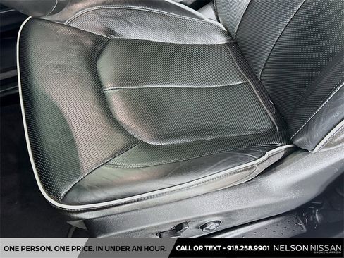 Used 2022 Chrysler Pacifica Limited w/ Uconnect Theater Family Group image 20