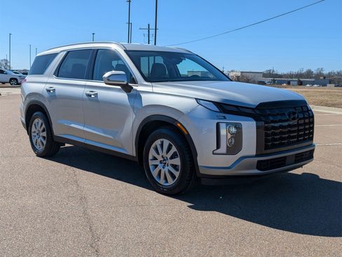 Used 2024 Hyundai Palisade SEL image 3