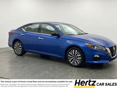 Used 2025 Nissan Altima 2.5 SV FWD image 1