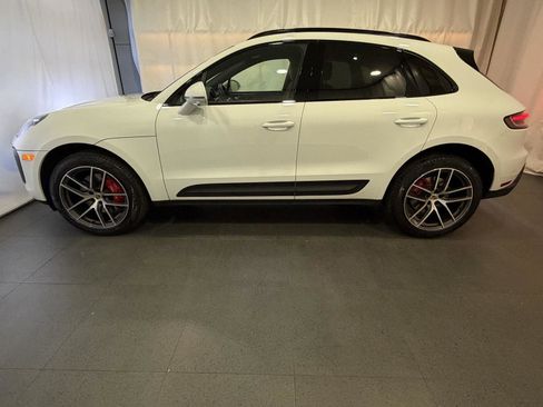 Certified 2023 Porsche Macan S image 2