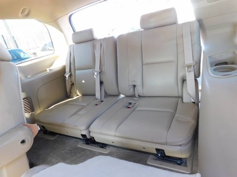 Used 2011 GMC Yukon Denali image 7