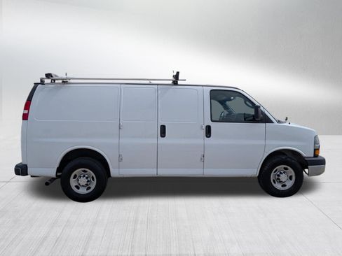 Used 2018 Chevrolet Express 2500 w/ Driver Convenience Package RWD image 6