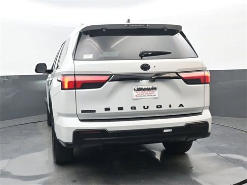 Used 2024 Toyota Sequoia Platinum image 21