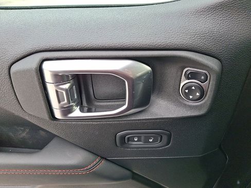 Used 2025 Jeep Wrangler Unlimited Rubicon w/ Safety Group image 10