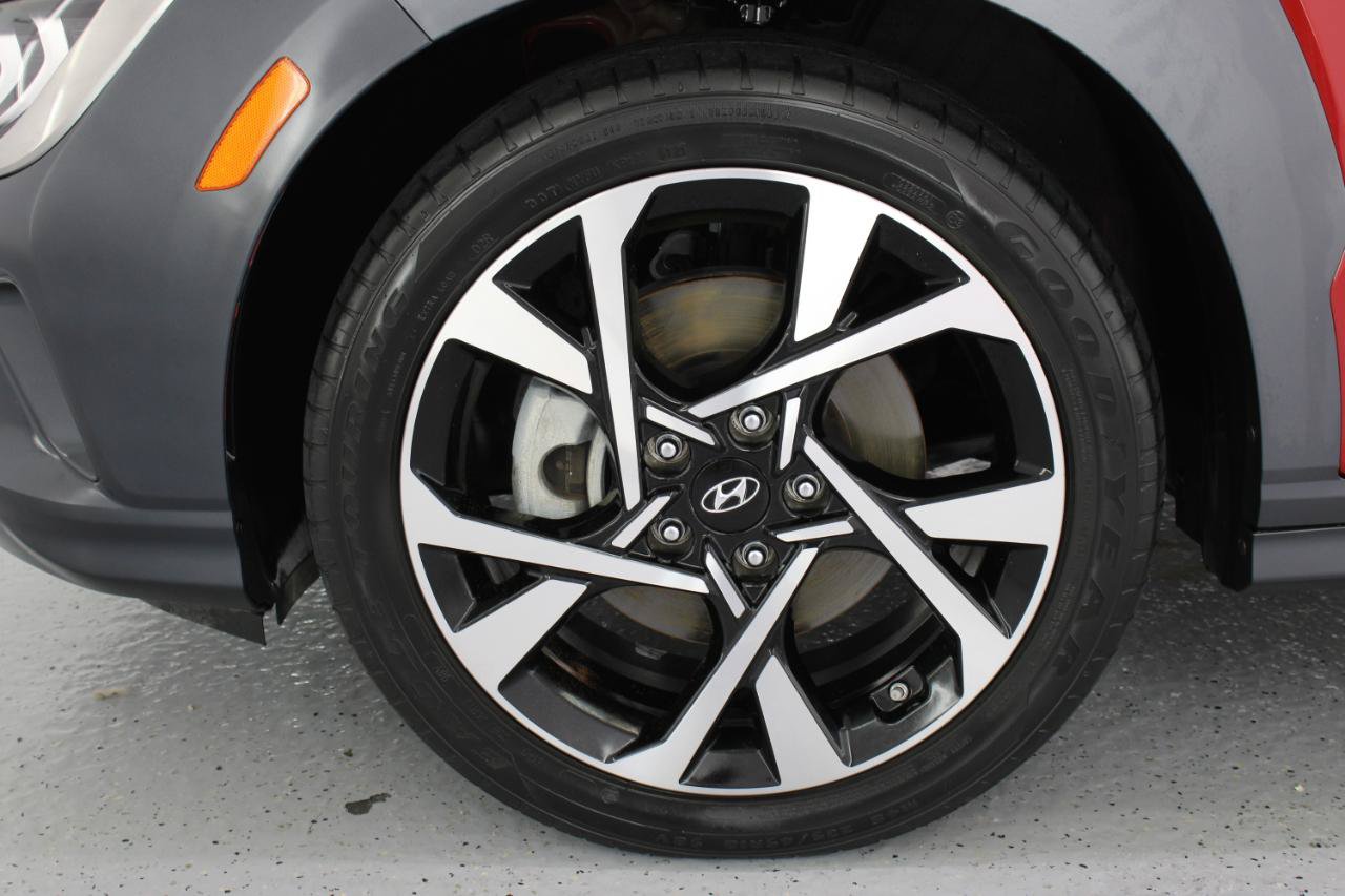 Used 2023 Hyundai Kona Limited AWD/4WD image 78
