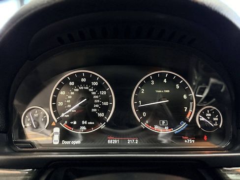 Used 2013 BMW 550i Sedan w/ Executive Pkg RWD image 9
