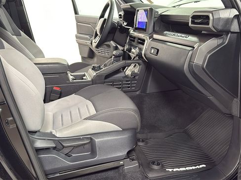 Certified 2025 Toyota Tacoma SR5 image 18