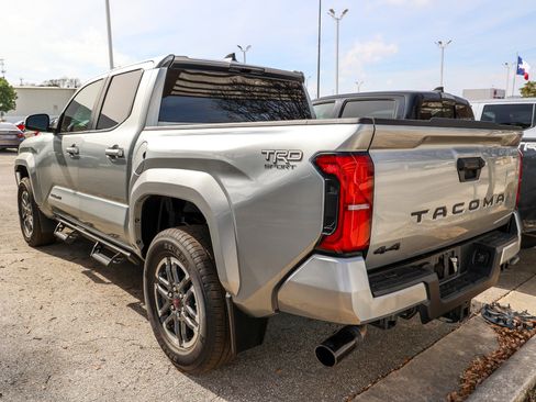 Used 2024 Toyota Tacoma TRD Sport image 10
