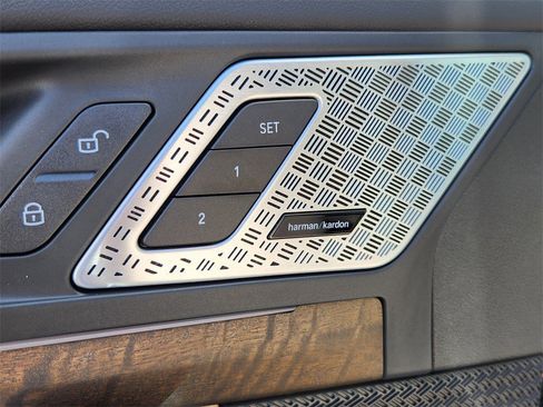 Used 2025 BMW X1 xDrive28i w/ Premium Package image 16