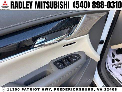 Used 2023 Cadillac XT6 Premium Luxury AWD/4WD image 5