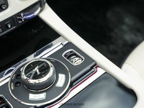 Used 2019 Rolls-Royce Dawn RWD image 55