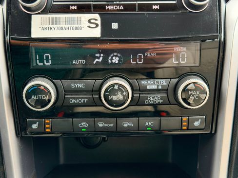 Used 2022 Subaru Ascent Limited AWD/4WD image 35