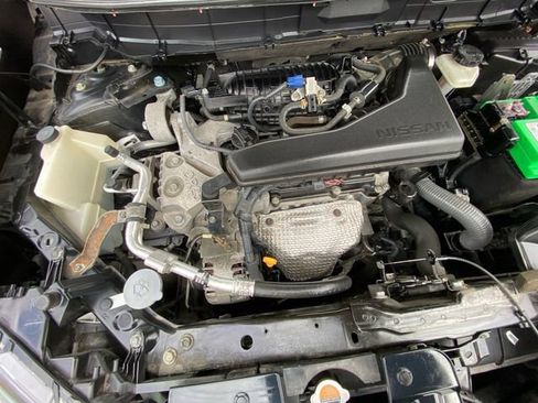 Used 2019 Nissan Rogue S image 27