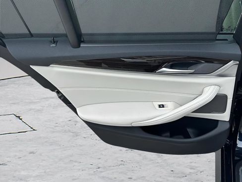 Used 2023 BMW 540i w/ Executive Package image 20