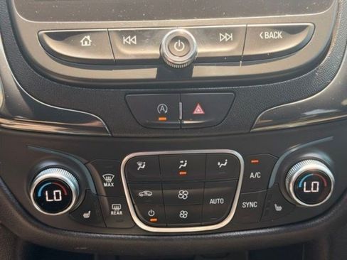 Used 2023 Chevrolet Equinox RS w/ RS Leather Package FWD image 25