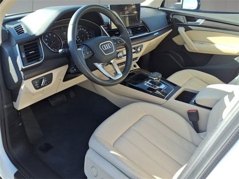 Used 2022 Audi Q5 2.0T Premium w/ Convenience Package image 13