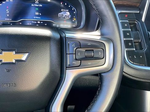 Used 2023 Chevrolet Suburban Premier image 12
