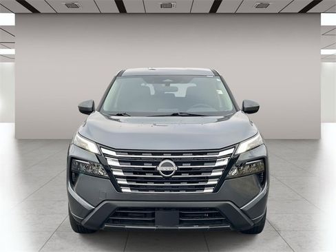 Used 2025 Nissan Rogue SV image 9