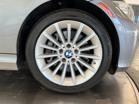 Used 2011 BMW 335i xDrive Sedan AWD/4WD image 27