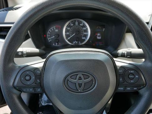 Certified 2020 Toyota Corolla LE FWD image 22