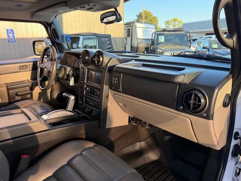Used 2005 HUMMER H2 Base 4WD 4dr Crew Cab SB Picku w/ Preferred Equipment Group image 31
