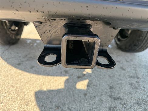 Used 2025 Jeep Gladiator Sport image 40