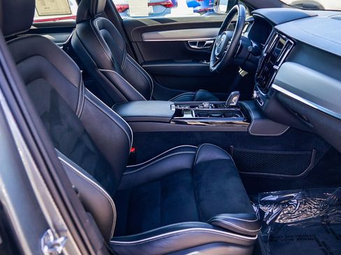 Used 2020 Volvo S90 T8 Inscription image 18