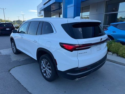Used 2026 Buick Enclave Preferred FWD image 4
