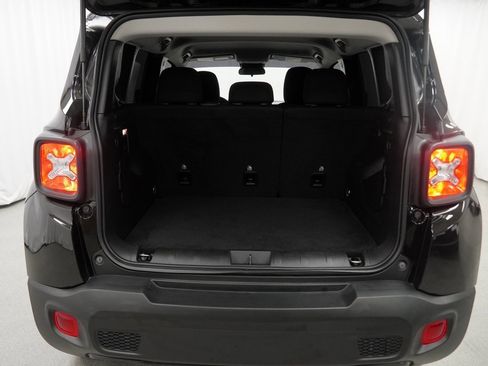 Certified 2023 Jeep Renegade Latitude image 41