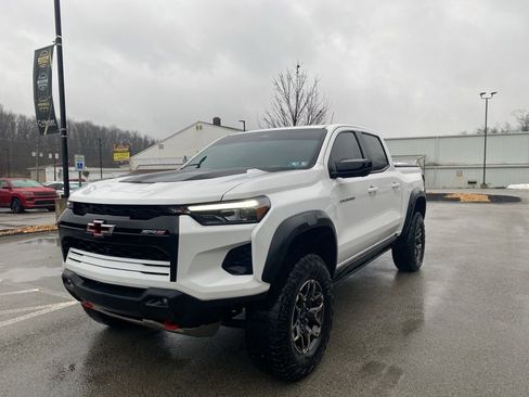 Used 2024 Chevrolet Colorado ZR2 w/ ZR2 Convenience Package III image 5