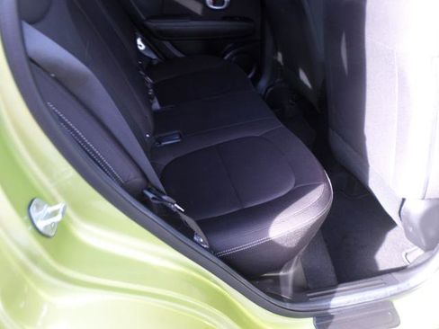 Used 2019 Kia Soul Base 6A image 28