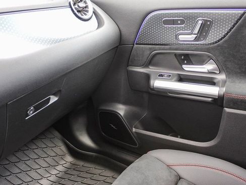 Used 2024 Mercedes-Benz GLA 250 4MATIC image 60