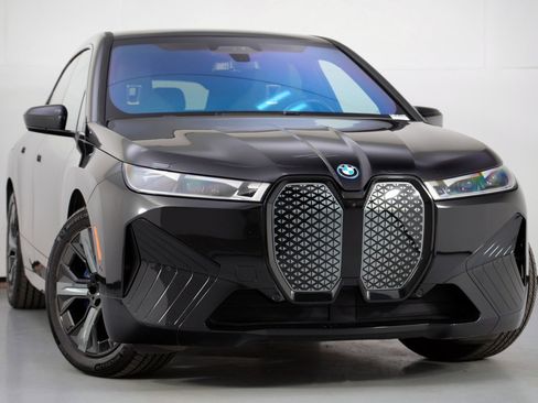 Used 2023 BMW iX M60 w/ Executive Package image 4