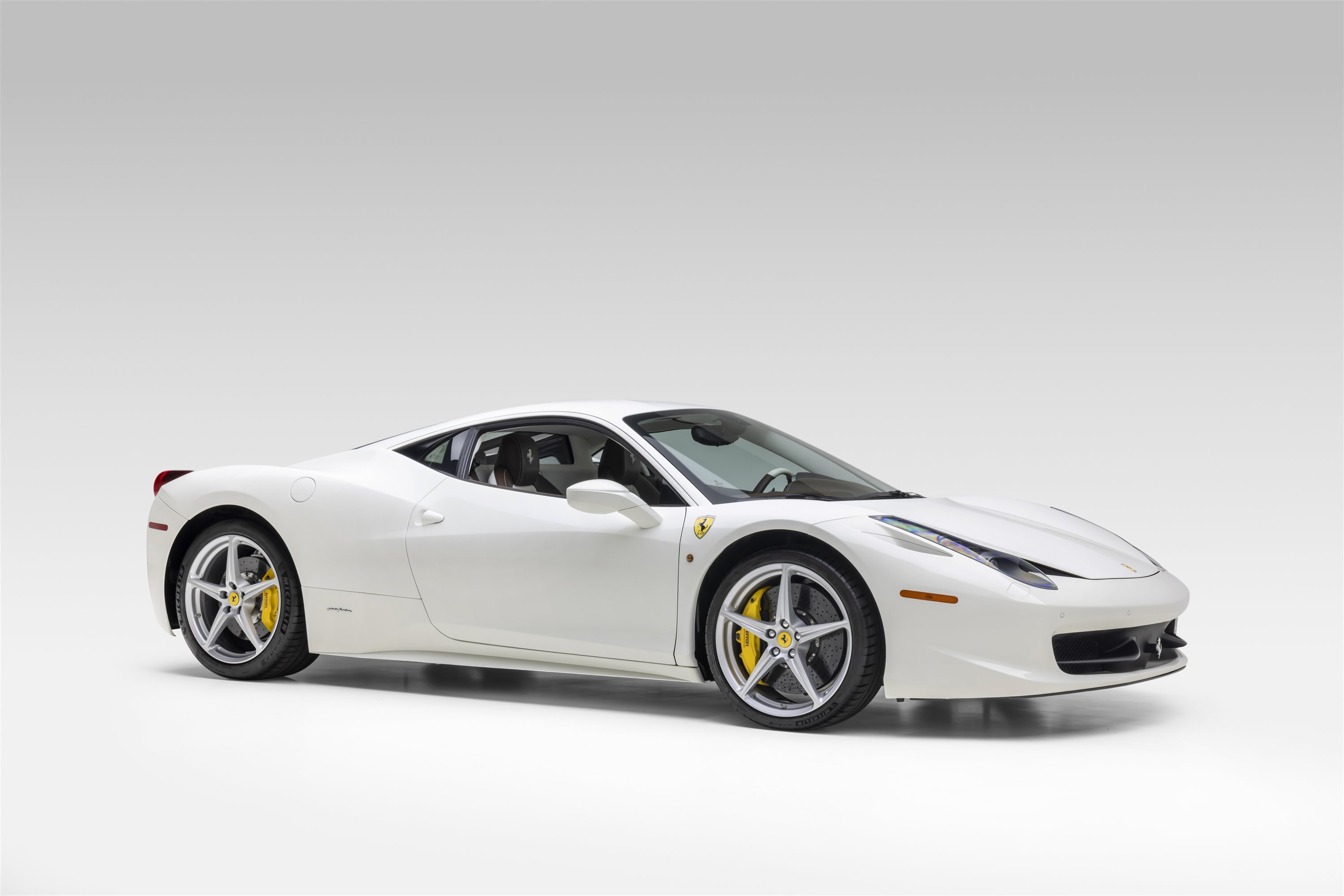 Certified 2014 Ferrari 458 Italia Coupe RWD image 12