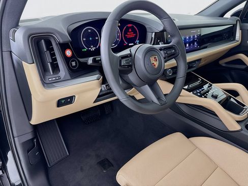 New 2026 Porsche Cayenne AWD/4WD image 4