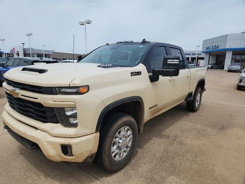Used 2024 Chevrolet Silverado 2500 LT AWD/4WD image 1
