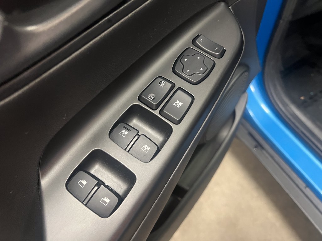 Used 2021 Hyundai Kona SEL Plus FWD image 11