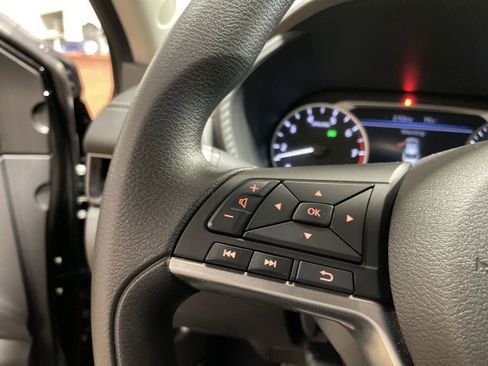 Used 2025 Nissan Sentra SV FWD image 32
